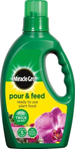 MIRACLE-GRO POUR & FEED LIQUID PLANT FOOD 3L