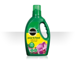 Miracle-Gro Pour & Feed Ready To Use Plant Food 1L